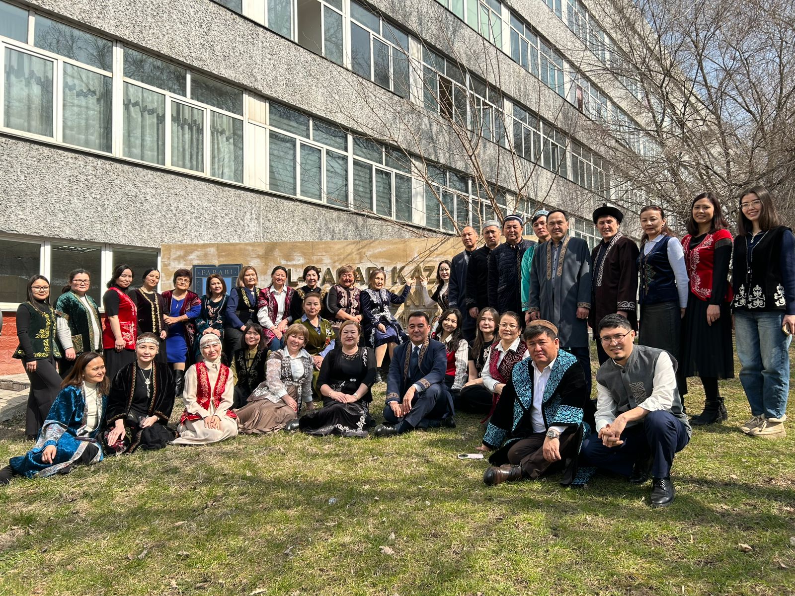 Факультет востоковедения ярко отметил День национальной одежды